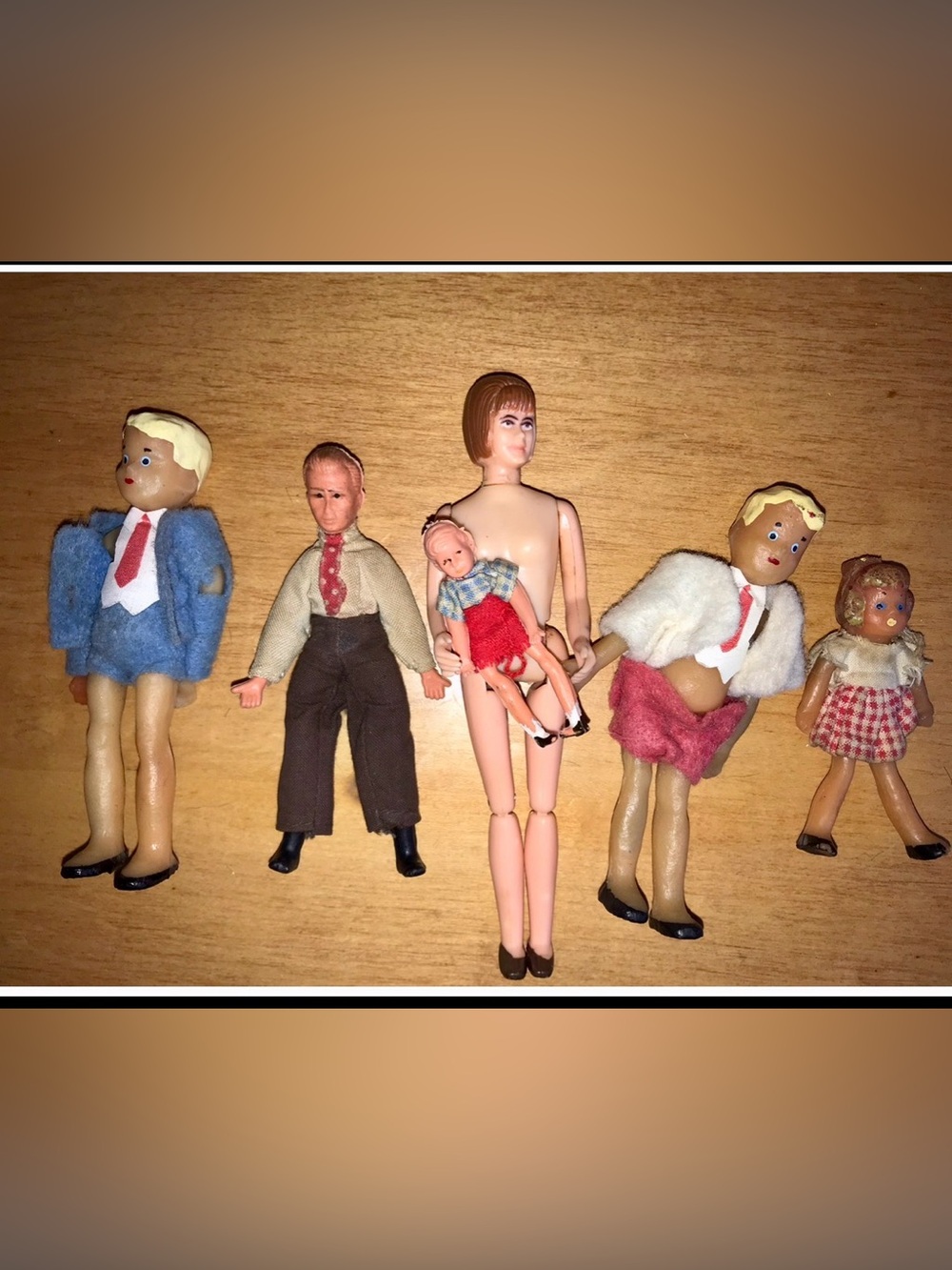 Vintage Marx Dollhouse Family